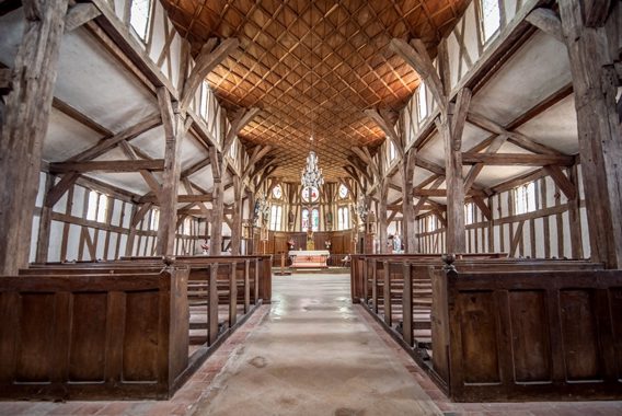 Eglise-Saint-Jacques-Saint-Philippe---crédit-photo---BC-Image église pan de bois