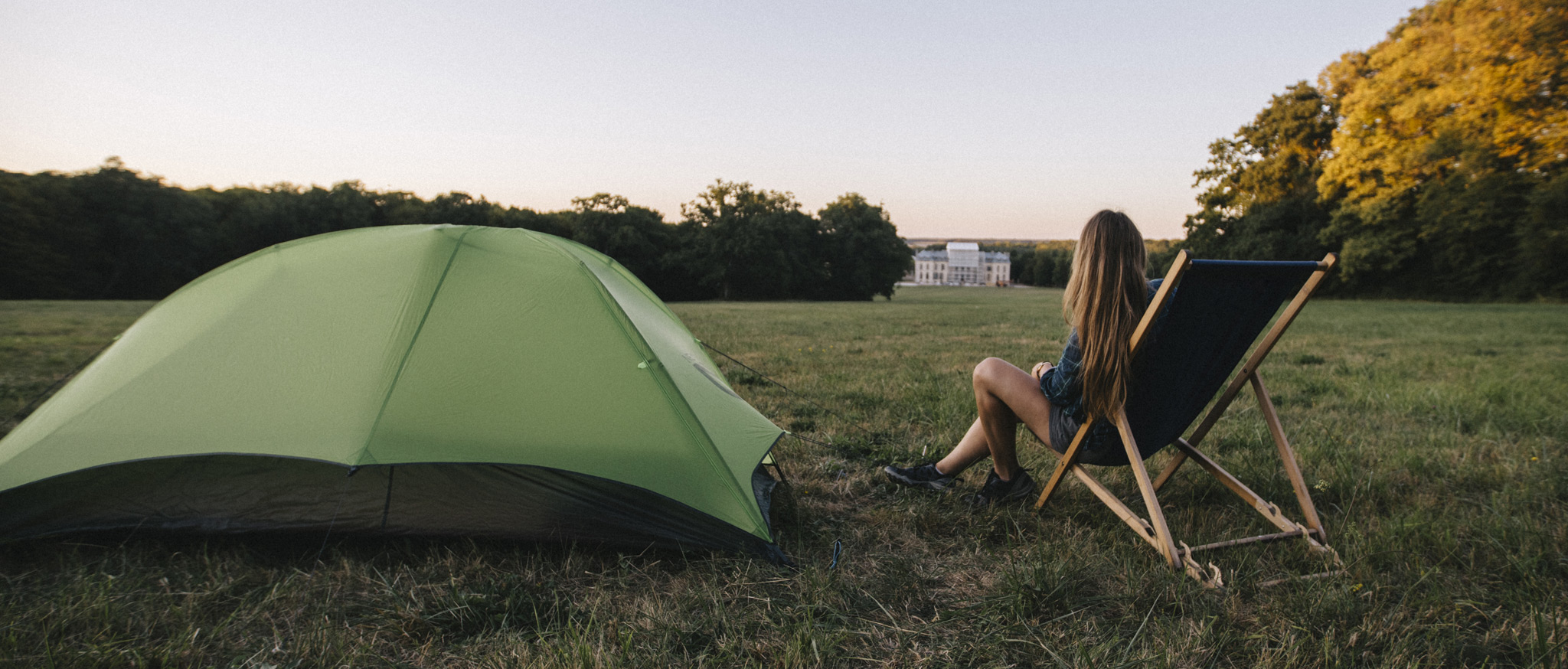 camping-at-the-castle-par-Clara-Ferrand