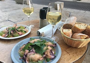 Aux Crieurs de Vins Aux Crieurs de Vins